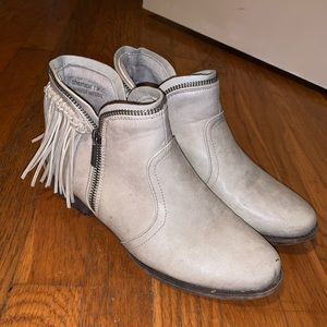 Light tan/cream fringe booties